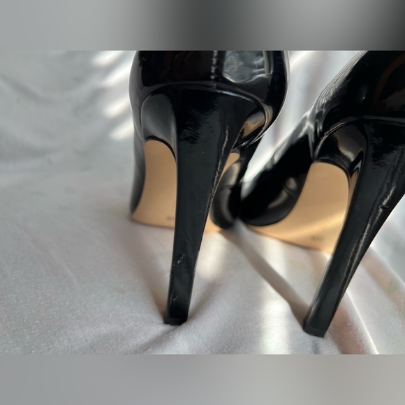 Heels - Picture 4 of 5